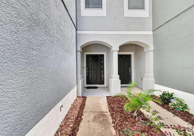 Photo 3 of Townhouse for sale at 4116 Sw 54th Circle, Ocala, FL 34474 | MLS# OM732352 | Listing updated on 2026-09-17