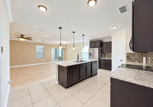 Photo 4 of Single family home for sale at 6183 Grey Heron Dr, Winter Haven, FL 33881 | MLS# L4965104 | Listing updated on 2026-09-17