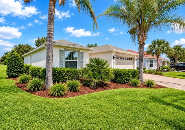 Photo 3 of Single family home for sale at 4994 Golden Eagle Dr, Oxford, FL 34484 | MLS# G5117863 | Listing updated on 2026-09-28