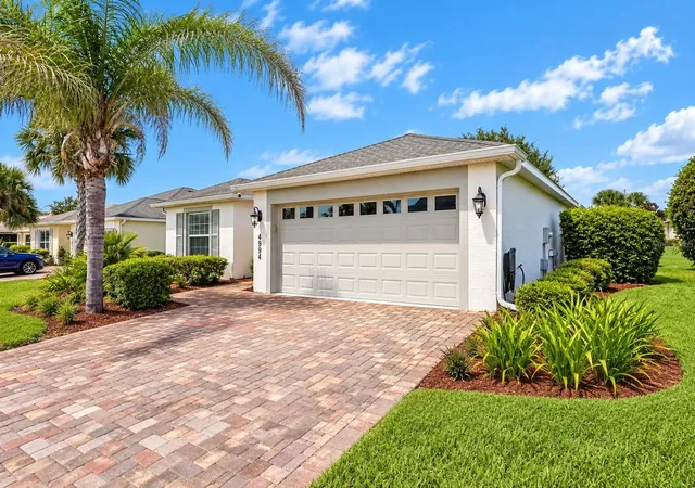 Photo 3 of Single family home for sale at 4994 Golden Eagle Dr, Oxford, FL 34484 | MLS# G5117863 | Listing updated on 2026-09-28