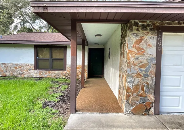 Photo 3 of Single family home for sale at 11699 W Indian Cir, Crystal River, FL 34428 | MLS# OM732354 | Listing updated on 2026-10-01