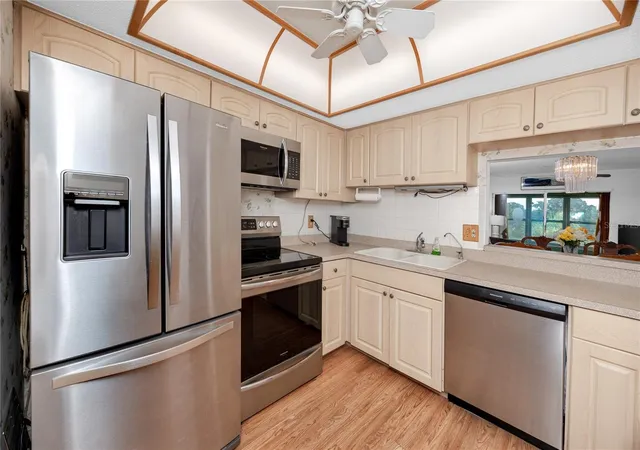 Photo 3 of Condo for sale at 821 Deleon Ct #309, Dunedin, FL 34698 | MLS# TB8549120 | Listing updated on 2026-09-17