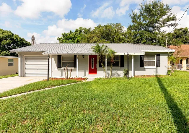 Photo 1 of Single family home for sale at 4910 Seminole Ave, Winter Park, FL 32792 | MLS# O6442279 | Listing updated on 2026-10-07