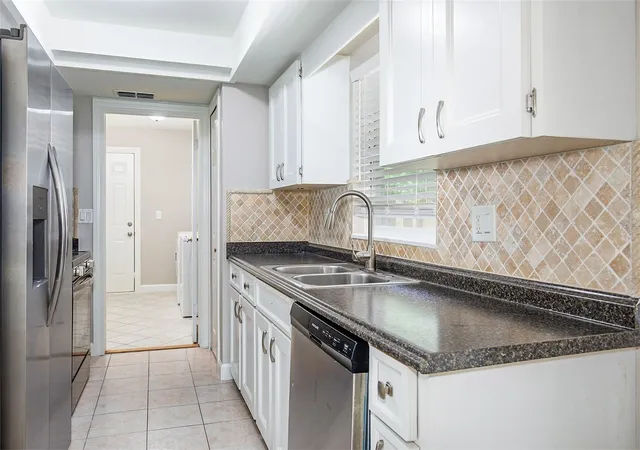 Photo 3 of Single family home for sale at 4910 Seminole Ave, Winter Park, FL 32792 | MLS# O6442279 | Listing updated on 2026-10-07