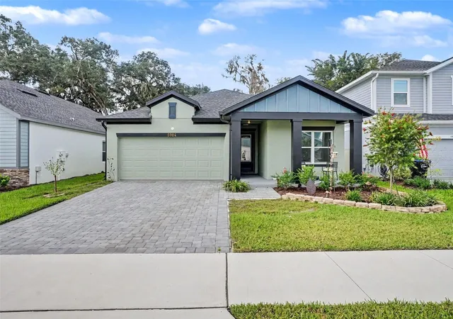 Photo 1 of Sale Pending at 5984 Sacred Oak Ave, Mount Dora, FL 32757 | MLS# O6442297 | Listing updated on 2026-09-30