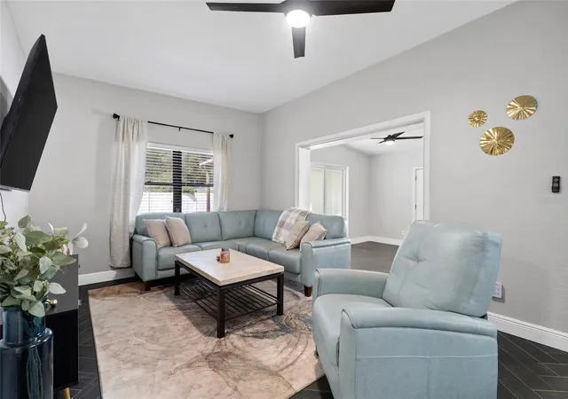 Photo 3 of Single family home for sale at 18 N Alder Dr, Orlando, FL 32807 | MLS# O6442298 | Listing updated on 2026-09-20