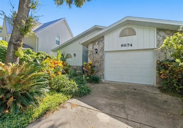 Photo 3 of Single family home for sale at 6674 River Rd, New Port Richey, FL 34652 | MLS# W7889568 | Listing updated on 2026-10-05