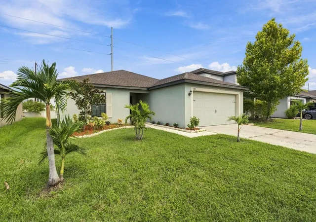Photo 1 of Single family home for sale at 810 Chatham Walk Dr, Ruskin, FL 33570 | MLS# TB8549139 | Listing updated on 2026-10-08