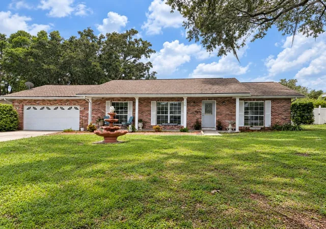 Photo 1 of Single family home for sale at 5838 Gibson Shrs Dr, Lakeland, FL 33809 | MLS# S5157702 | Listing updated on 2026-10-05