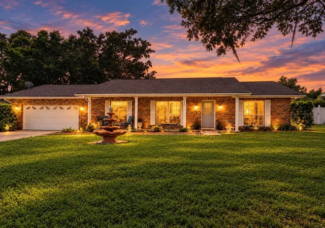Photo 1 of Single family home for sale at 5838 Gibson Shrs Dr, Lakeland, FL 33809 | MLS# S5157702 | Listing updated on 2026-10-27