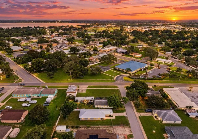 Photo 2 of Single family home for sale at 306 Walnut St, Auburndale, FL 33823 | MLS# TB8549142 | Listing updated on 2026-10-03