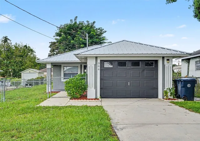 Photo 3 of Single family home for sale at 306 Walnut St, Auburndale, FL 33823 | MLS# TB8549142 | Listing updated on 2026-10-03