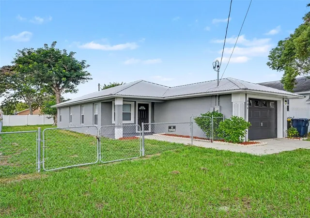 Photo 4 of Single family home for sale at 306 Walnut St, Auburndale, FL 33823 | MLS# TB8549142 | Listing updated on 2026-10-03
