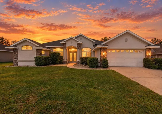 Photo 1 of Single family home for sale at 10100 Se 69th Terrace, Belleview, FL 34420 | MLS# OM732362 | Listing updated on 2026-09-22