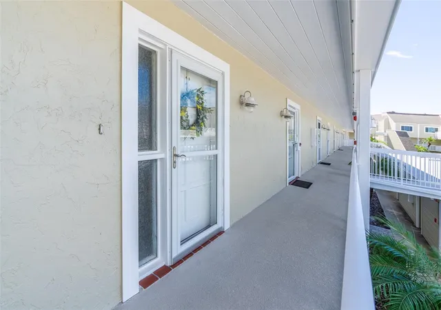 Listing Photo 4 - Condo for sale in building located at 433 S Paula Dr, DUNEDIN, FL 34698 - Unit #21