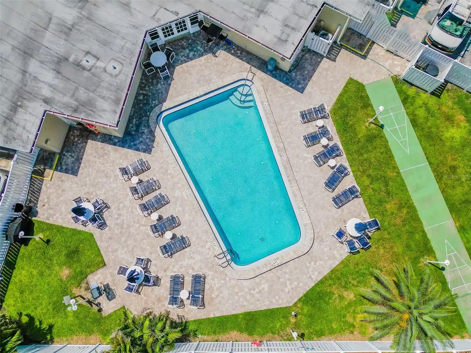 Listing Photo 96 - Condo for sale in 433 S Paula Dr located at 433 S Paula Dr, DUNEDIN, FL 34698 - Unit #21