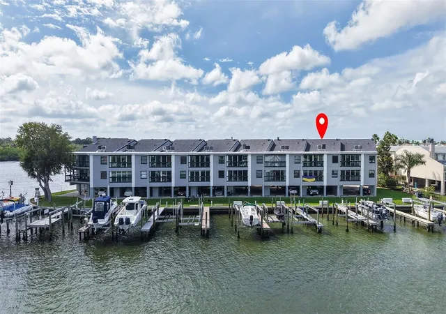 Condo for sale at 326 Windrush Blvd #202, INDIAN ROCKS BEACH, FL 33785 | MLS# TB8549147