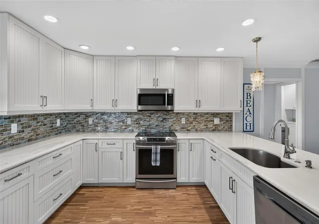 Photo 4 of Condo for sale at 326 Windrush Blvd #202, Indian Rocks Beach, FL 33785 | MLS# TB8549147 | Listing updated on 2026-09-19