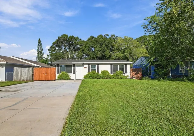Photo 2 of Single family home for sale at 1684 Coral Way, Largo, FL 33771 | MLS# TB8549150 | Listing updated on 2026-09-27