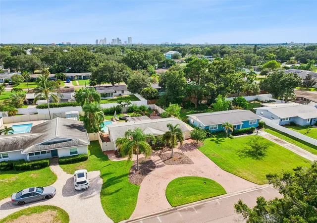 Photo 2 of Single family home for sale at 592 43rd Avenue Ne, Saint Petersburg, FL 33703 | MLS# O6442315 | Listing updated on 2026-10-09
