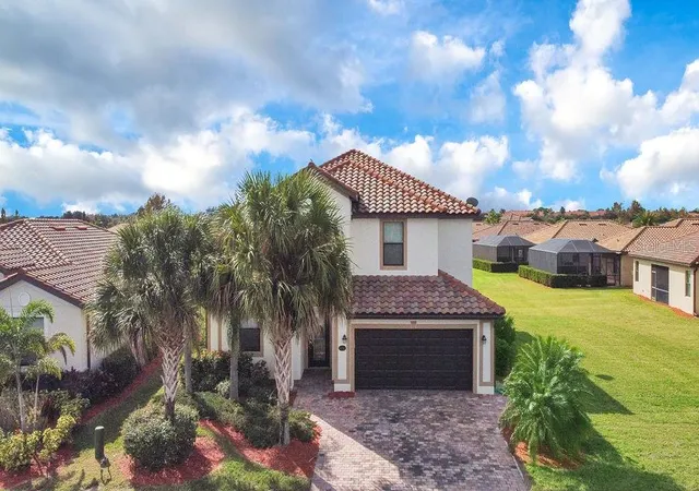 Photo 3 of Single family home for sale at 6914 Quiet Crk Dr, Bradenton, FL 34212 | MLS# A4706291 | Listing updated on 2026-10-08