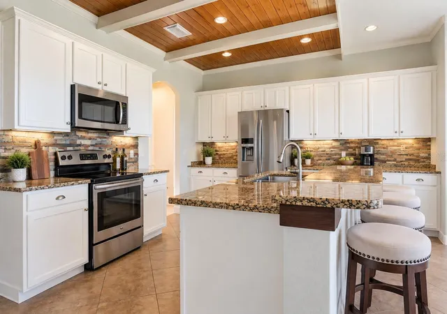 Photo 3 of Single family home for sale at 6914 Quiet Crk Dr, Bradenton, FL 34212 | MLS# A4706291 | Listing updated on 2026-10-08