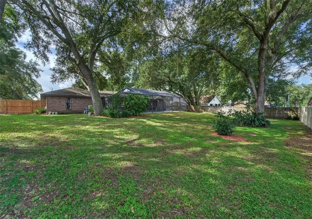 Photo 4 of Single family home for sale at 4104 Brooke Dr, Valrico, FL 33594 | MLS# TB8549152 | Listing updated on 2026-10-07