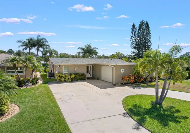 Photo 2 of Single family home for sale at 4916 Pompano Dr, New Port Richey, FL 34652 | MLS# TB8549154 | Listing updated on 2026-10-22