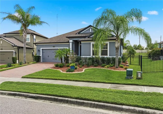Photo 2 of Single family home for sale at 2393 Panoramic Cir, Apopka, FL 32703 | MLS# O6442321 | Listing updated on 2026-09-17