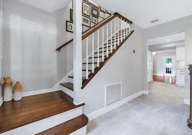 Photo 3 of Single family home for sale at 2572 Fifeshire Dr, Winter Park, FL 32792 | MLS# O6442325 | Listing updated on 2026-09-19