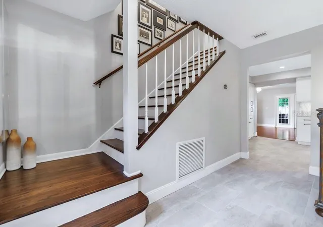 Photo 3 of Single family home for sale at 2572 Fifeshire Dr, Winter Park, FL 32792 | MLS# O6442325 | Listing updated on 2026-10-10