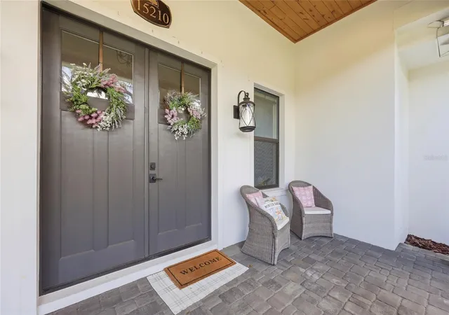 Photo 3 of Single family home for sale at 15210 E Oakland Ave, Winter Garden, FL 34787 | MLS# O6442327 | Listing updated on 2026-10-05