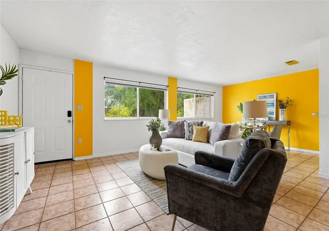 Listing Photo 4 - Condo for sale in building located at 747 Se 2Nd Pl, Gainesville, FL 32601 - Unit #10