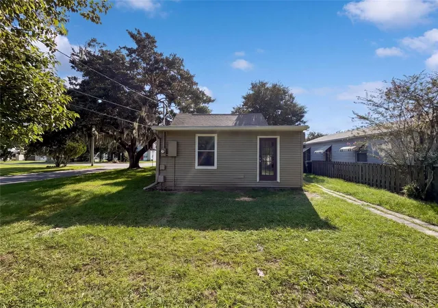 Photo 4 of Single family home for sale at 802 Massachusetts Ave, Saint Cloud, FL 34769 | MLS# O6442338 | Listing updated on 2026-10-07