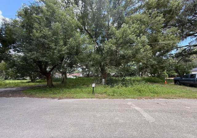 Photo 1 of Sale Pending at 226 Jones Ave, Sanford, FL 32773 | MLS# O6442341 | Listing updated on 2026-09-21