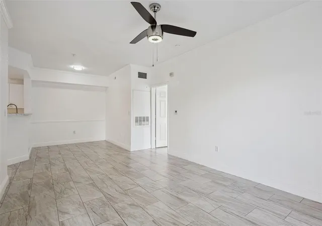Listing Photo 4 - Condo for sale in building located at 3714 Palm Desert Ln, Orlando, FL 32839 - Unit #5317