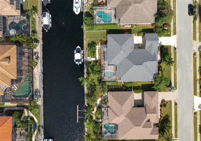 Photo 3 of Single family home for sale at 4727 Pinnacle Dr, Bradenton, FL 34208 | MLS# A4706302 | Listing updated on 2026-09-19