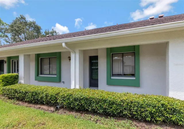 Photo 3 of Condo for sale at 2569 Laurelwood Dr #11B, Clearwater, FL 33763 | MLS# TB8549183 | Listing updated on 2026-09-19