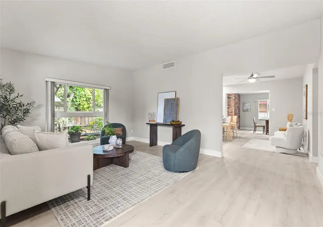 Photo 3 of Single family home for sale at 2215 Woodcrest Dr, Winter Park, FL 32792 | MLS# O6442348 | Listing updated on 2026-10-11