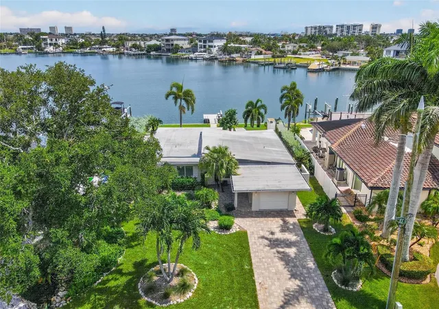 Photo 2 of Single family home for sale at 53 Dolphin Dr, Treasure Island, FL 33706 | MLS# TB8549187 | Listing updated on 2026-10-07