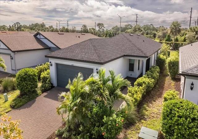 Photo 1 of Single family home for sale at 6559 Silverstar Dr, Sarasota, FL 34240 | MLS# A4706309 | Listing updated on 2026-09-19