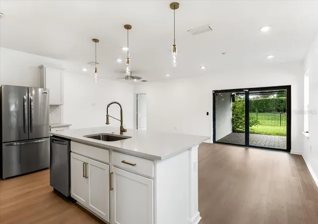 Photo 3 of Single family home for sale at 6559 Silverstar Dr, Sarasota, FL 34240 | MLS# A4706309 | Listing updated on 2026-09-19