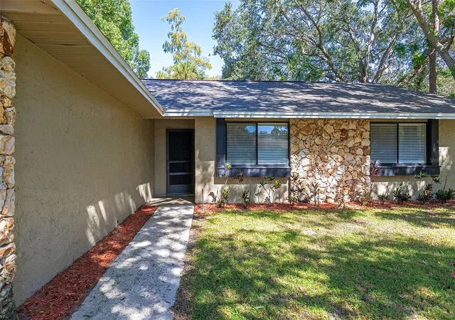Photo 2 of Single family home for sale at 7716 Ligonier Ct, Orlando, FL 32819 | MLS# O6442354 | Listing updated on 2026-10-23