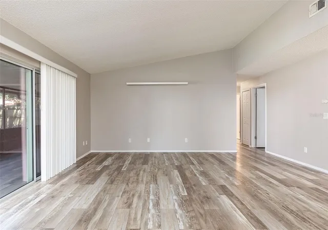 Photo 4 of Single family home for sale at 7716 Ligonier Ct, Orlando, FL 32819 | MLS# O6442354 | Listing updated on 2026-10-23