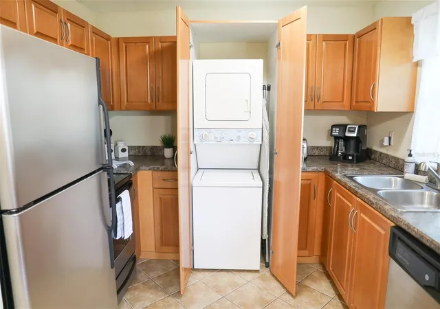 Photo 3 of Sale Pending at 13125 Wilcox Rd #7202, Largo, FL 33774 | MLS# TB8549198 | Listing updated on 2026-10-08