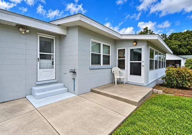 Photo 1 of Single family home for sale at 1325 Lake Shipp Dr N, Winter Haven, FL 33880 | MLS# P4939906 | Listing updated on 2026-10-10