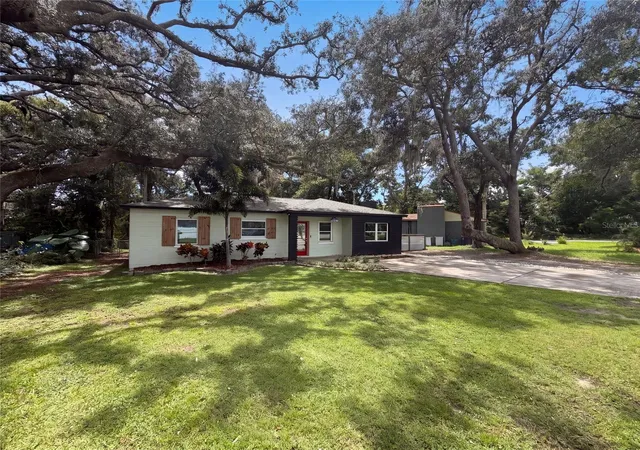 Single family home for sale at 10806 W Elbow Dr, TAMPA, FL 33612 | MLS# O6442369