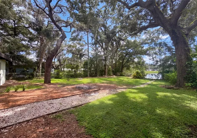 Photo 20 of Single family home for sale at 10806 W Elbow Dr, TAMPA, FL 33612 | MLS# O6442369 | Listing updated on 2026-10-09