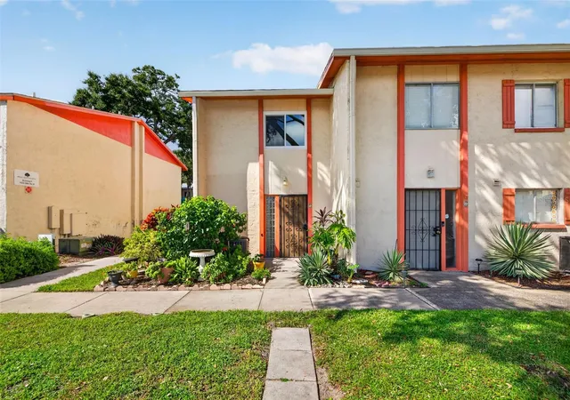 Townhouse for sale at 1625 58th Terrace S #1, Saint Petersburg, FL 33712 | MLS# TB8549203