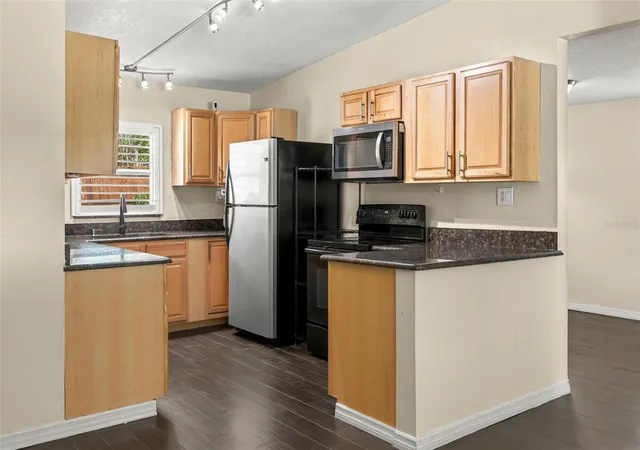 Photo 2 of Single family home for sale at 33 S Ortman Dr, Orlando, FL 32805 | MLS# O6442378 | Listing updated on 2026-09-23